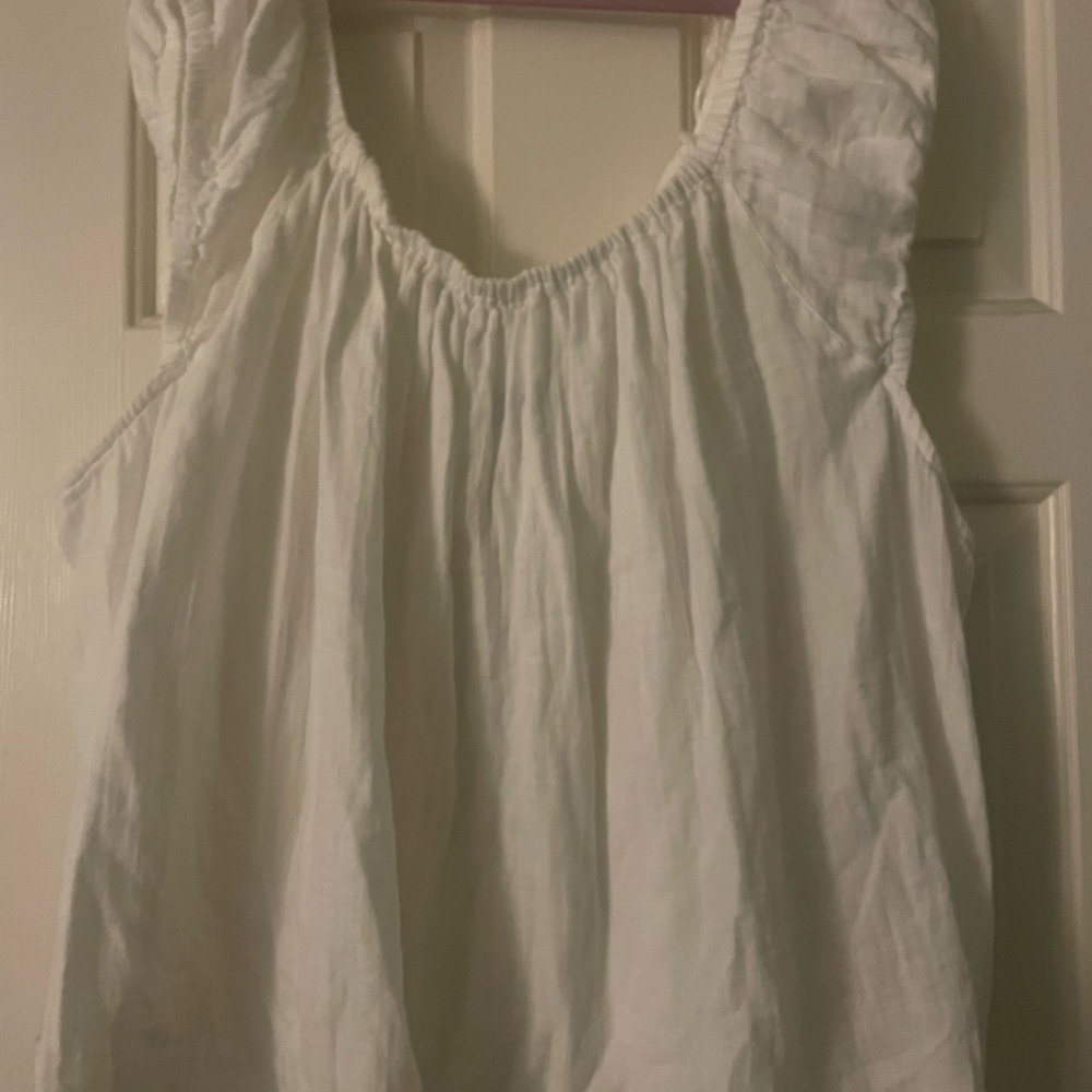 🎆 5 for 30$ 🎆 Old Navy Classic White Top with tie back
